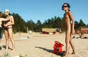 అమెచ్యూర్ బీచ్ అవుట్డోర్ పబ్లిక్ టీన్ వాయూర్