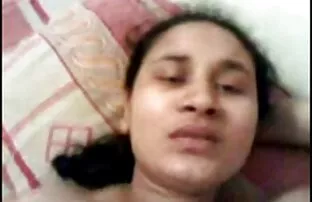దేశి జంట మంచం మీద ఫక్