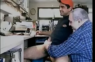 బ్లో జాబ్ మరియు కమ్ తినడం