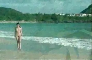 బీచ్ లో షు క్వి నగ్నంగా