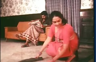 మెయిడ్ క్రాక్ షో