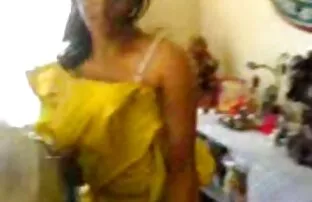 హైదరాబాద్ అమ్మాయి డిక్ కోసం ఆకలితో
