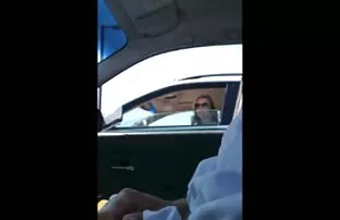 కొన్ని మహిళల-కారు ఫ్లాష్‌ను చూడండి