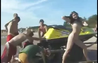 బీచ్ లో జుట్టు