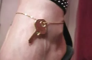 పవిత్రతను బాధించు