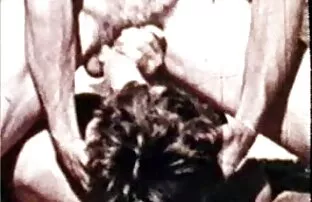 క్లాసిక్ గే బేర్‌బ్యాక్-జాన్ హోమ్స్ ఫస్ట్ గే