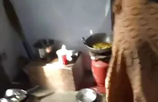 స్నేహితుల సోదరితో ఆడుకోండి