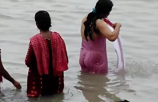 గంగా స్నానం పట్టుకుంది