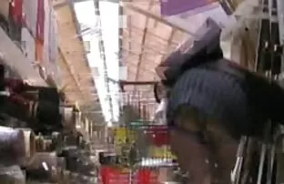 డ్రాయరు లేకుండా మేజోళ్ళలో తదుపరి కొనుగోలు