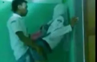 2 ఫకింగ్ కొనసాగుతుంది