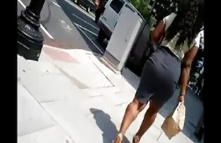 వీధుల్లో నడుస్తున్న పెద్ద కొల్లగొట్టడం