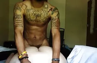 యంగ్ BBW బ్లాక్ డిక్ చేత మంచి ఫక్ పొందుతాడు