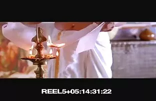నందనా సేన్ - టాప్ లెస్ ఫుల్ గుడ్లగూబ ప్రదర్శన
