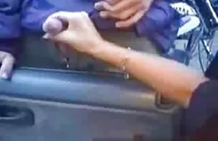 కారును హైజాక్ చేసింది