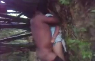 భారతీయ గ్రామస్తులు చాలా కొమ్ముగా ఉన్నారు