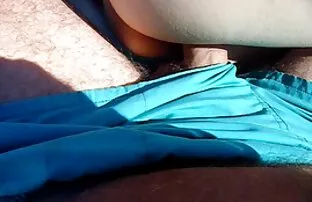 బీచ్ లో జాగ్రత్తగా ఫకింగ్