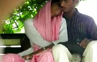 ప్రేమికులు హస్త ప్రయోగం మరియు ఫింగరింగ్