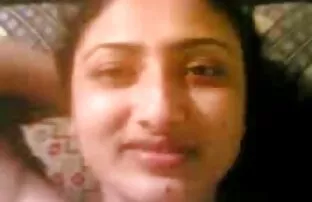 Des ాకాలో దేశి బెంగాలీ ముస్లిం భార్య డాలీ చీట్స్