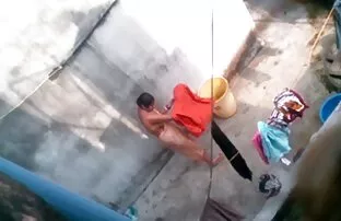 బెంగాలీ తల్లి స్నానం