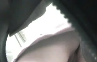 లంగా కింద - లేదు