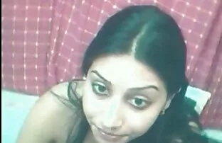 భారతీయ గృహిణి రాత్రిపూట చూపిస్తుంది