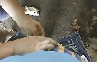 హుకర్ ఆమె చిట్కాలపై డిక్ ఆఫ్ చేస్తాడు